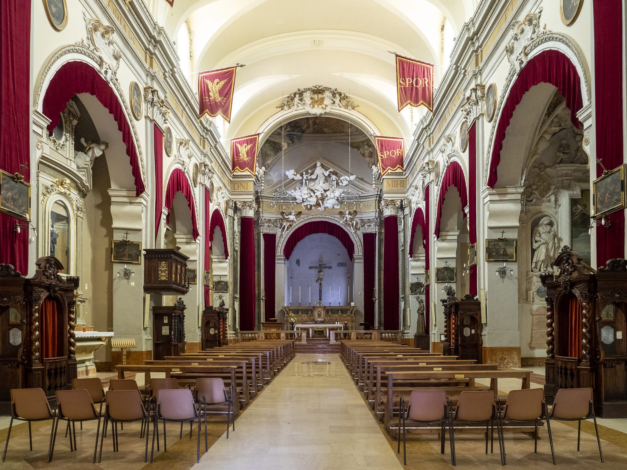 Navata interna della Chiesa di San Francesco a Matelica
